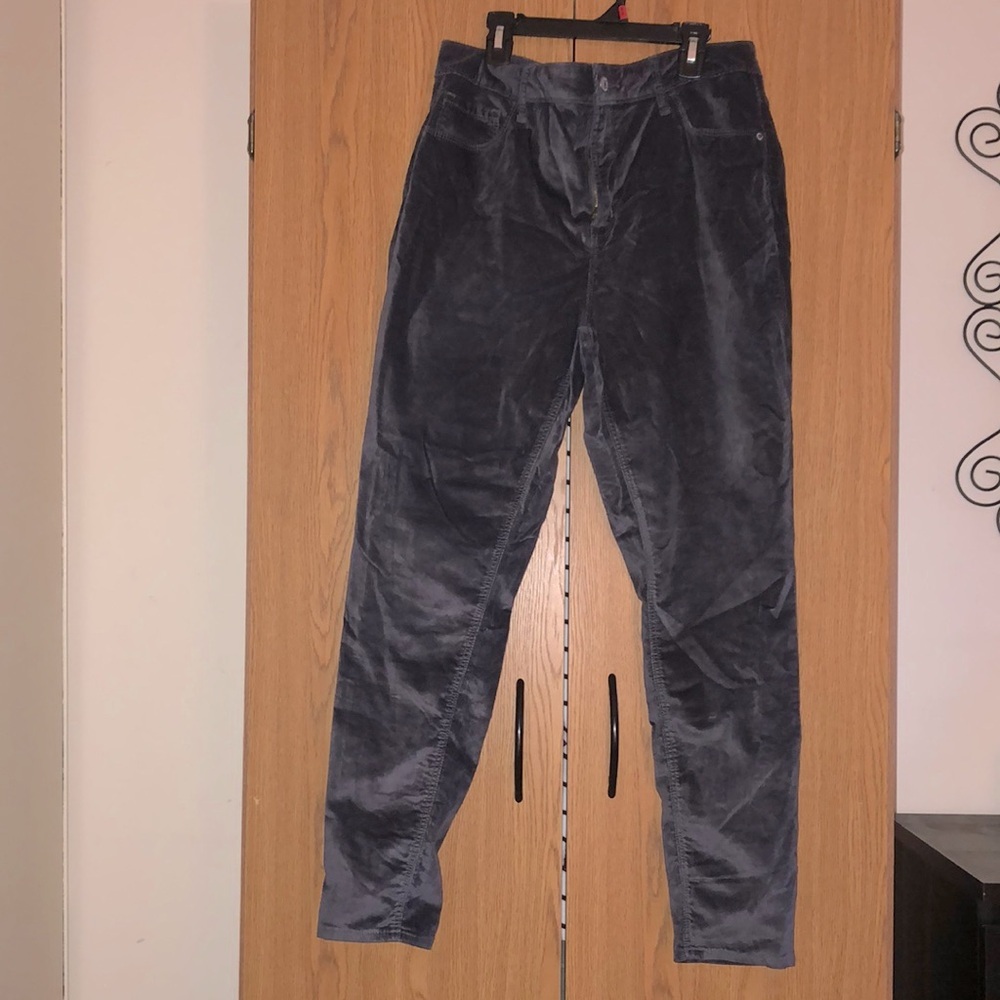 Women Old Navy Rock star grey velt pants New size 14 New